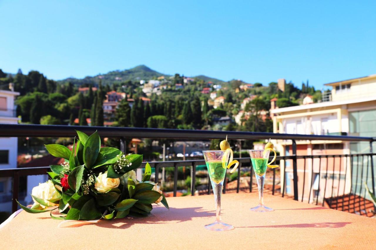 Hotel Alla Fontanella 阿拉西奥 外观 照片