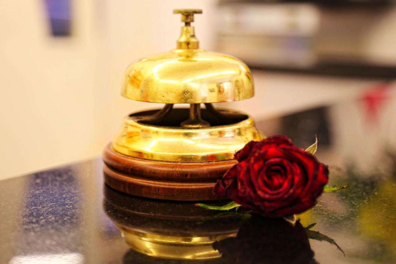 Hotel Alla Fontanella 阿拉西奥 外观 照片